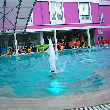 Celik Saray Hotell